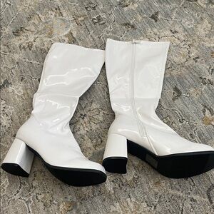 GOGO White Patent Heeled Boots